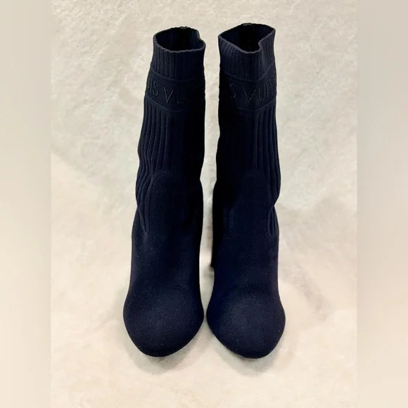 Louis Vuitton Silhouette Monogram Heel Sock Boots
Size 40 - Picture 9 of 13